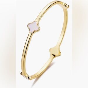 Adornia 14K Gold Plated Bangle White Mother Of Pearl Clover Charm, New